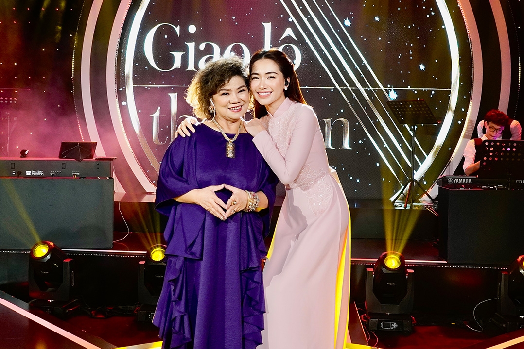 NSND Thanh Hoa và Hoà Minzy là hai nghệ sĩ khách mời trong chương trình "Giao lộ thời gian" lên sóng ngày 27/8.