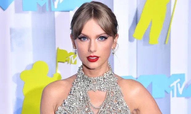 Taylor Swift công bố phát hành album mới sau khi giành chiến thắng tại VMAs 2022. 
