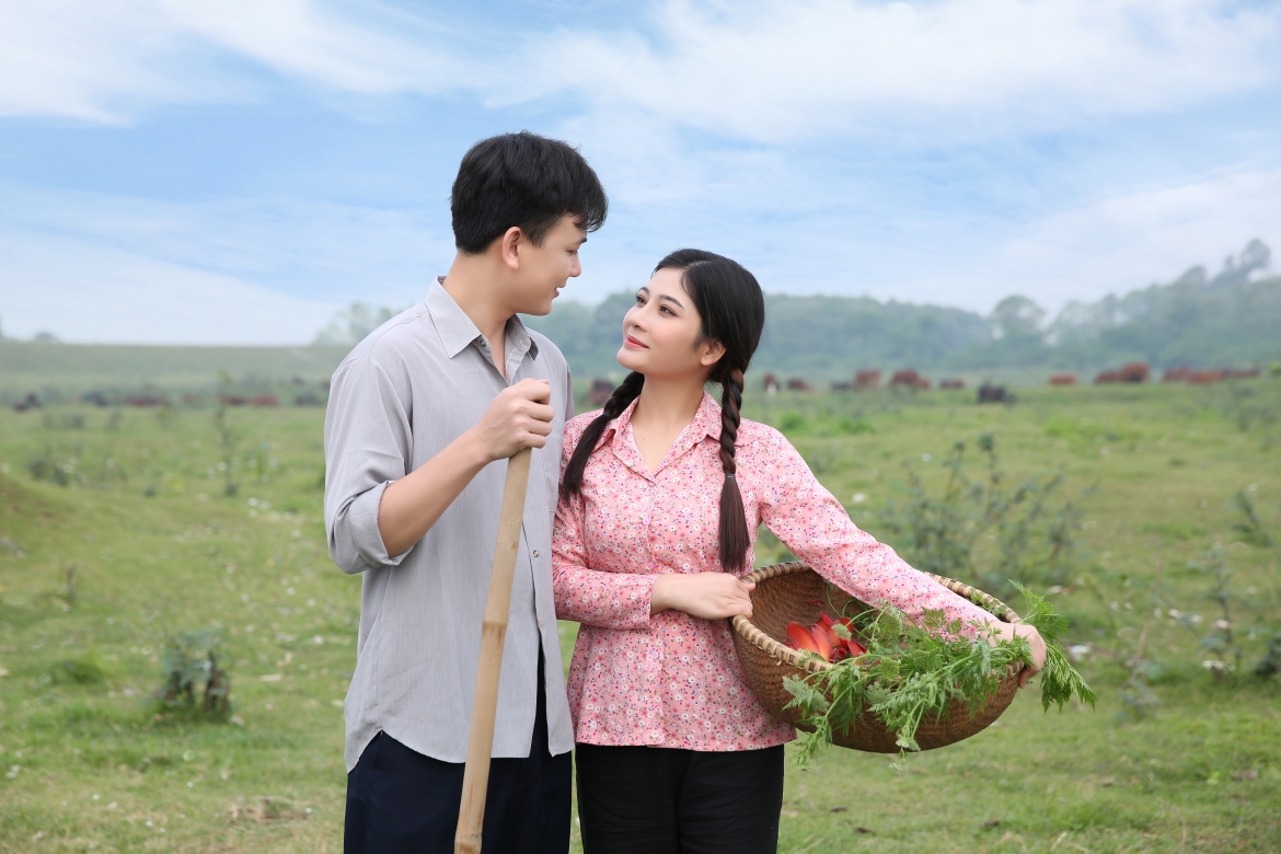 Sao Mai Sông Thao và bạn diễn Dương Khánh.