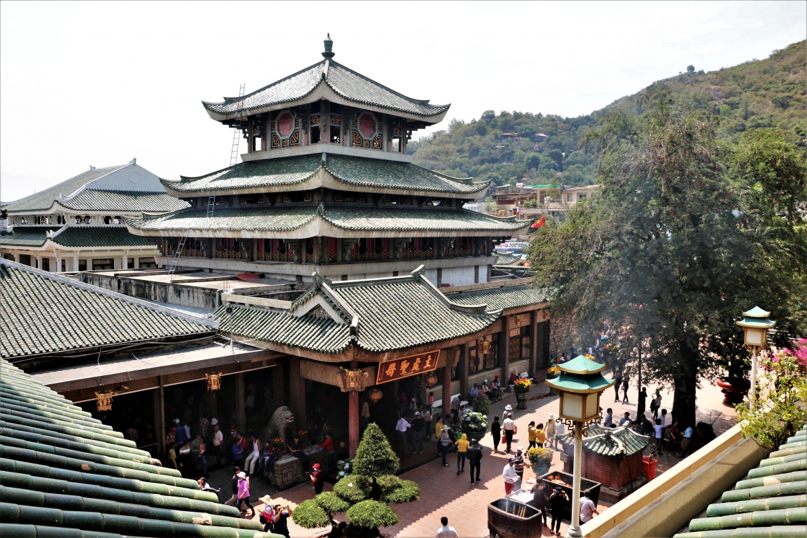 Miếu bà Chúa Xứ núi Sam, điểm du lịch nổi tiếng của tỉnh An Giang.
