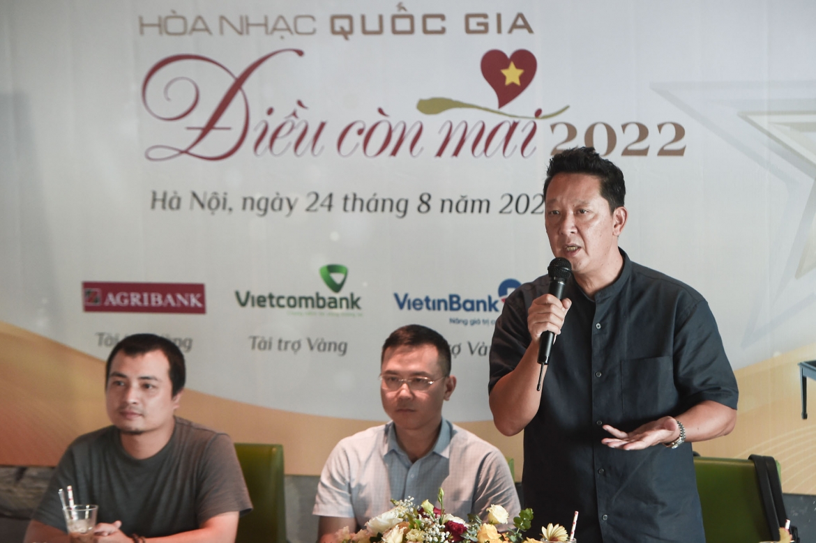 Nhạc trưởng Lê Phi Phi chia sẻ trong họp báo.