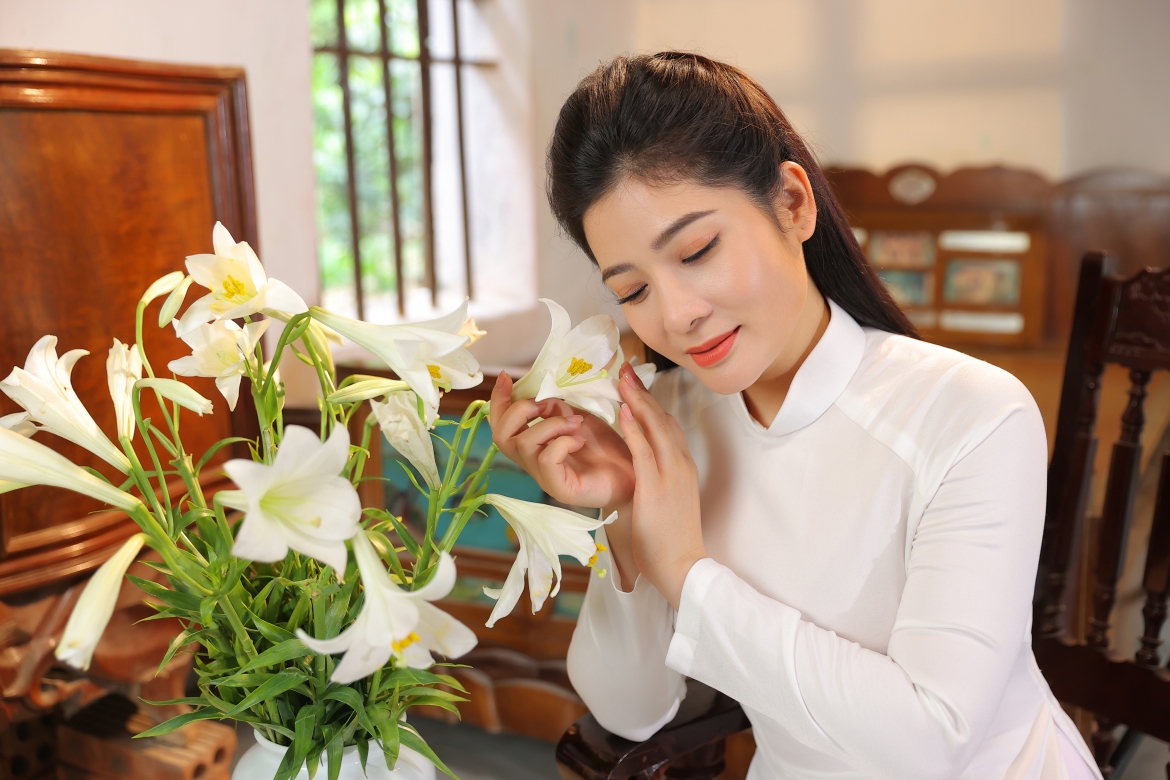 Tuy nhiên, quá trình quay phim liên tục khiến Sông Thao gần như kiệt sức. Nữ ca sĩ tưởng mình bị đột quỵ khi quay MV.