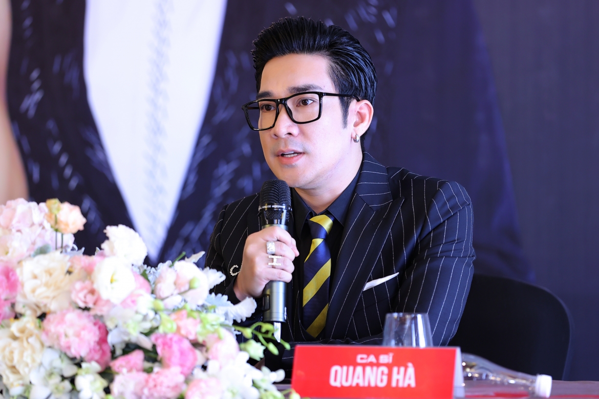 Quang Hà.