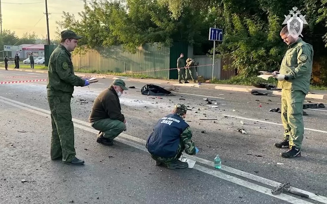 Các điều tra viên Nga khám nghiệm hiện trường vụ án sát hại Daria. Ảnh: Ủy ban Điều tra Nga.