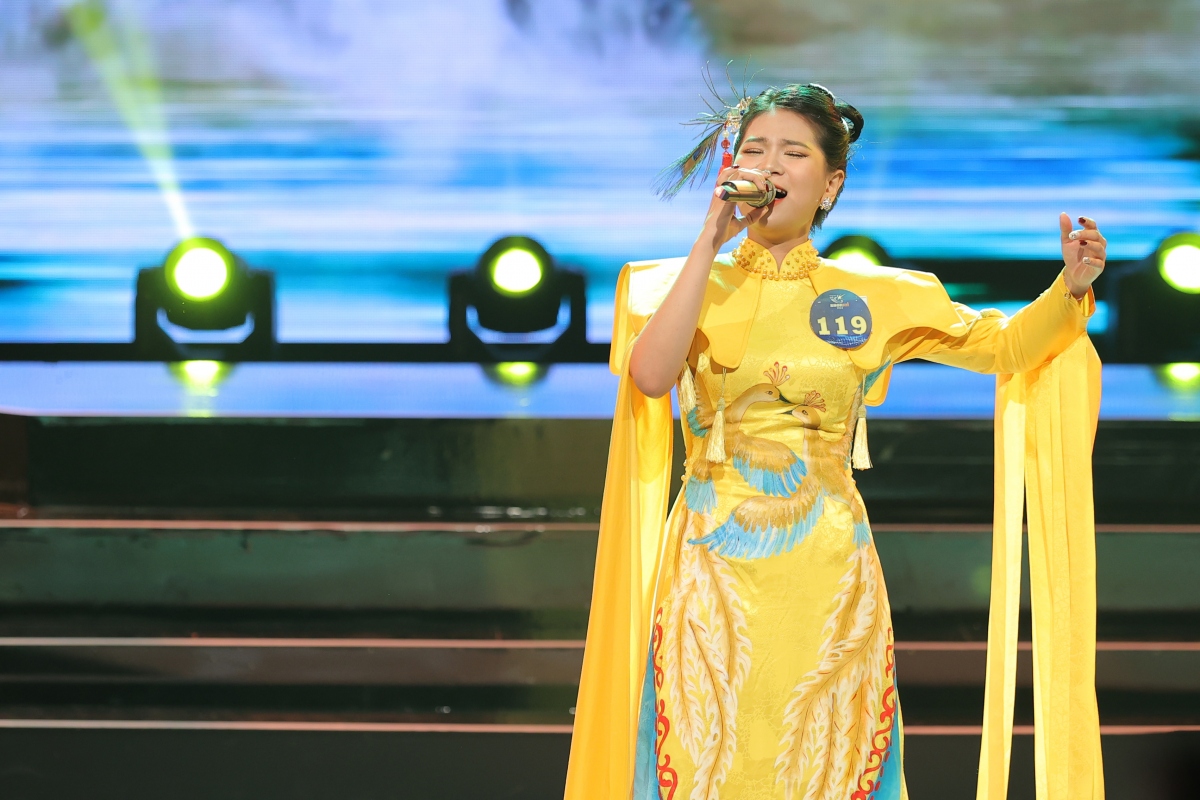 Được đánh giá là thí sinh đẹp cả “thanh” và “sắc”, Thu An hát chắc chắn, “tròn trịa” không chênh phô, giọng hát sáng khỏe – cô cũng được coi là ứng viên “nặng ký” năm nay.