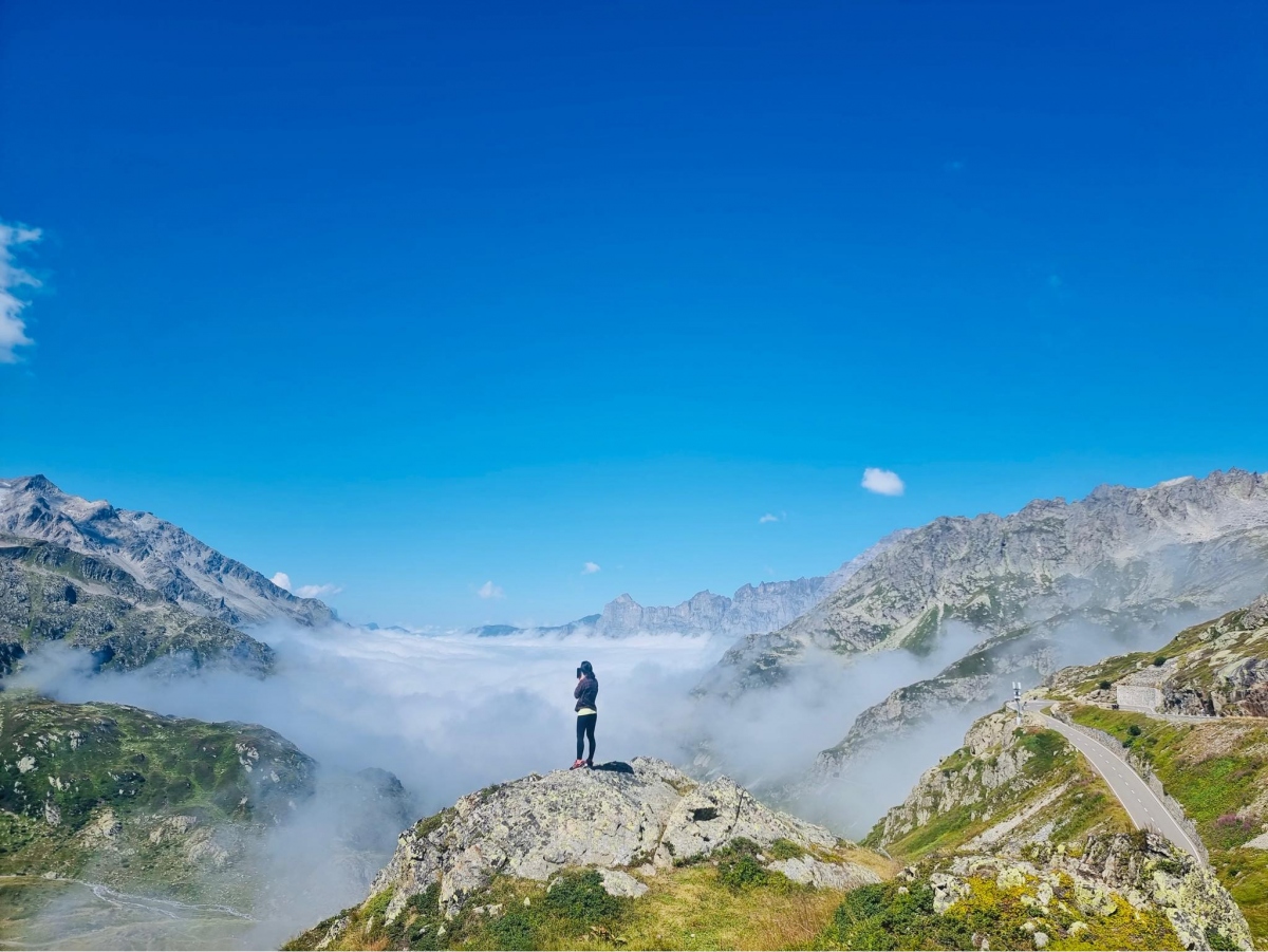 Hai vợ chồng Quỳnh Anh thường đi leo núi, cùng nhau ngắm nhìn những cảnh quan đẹp của Thuỵ Sĩ.