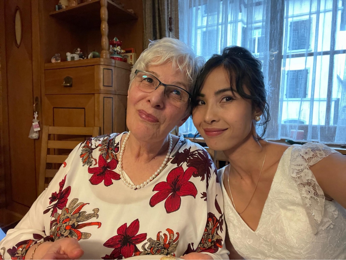 Quỳnh Anh nói, cô cảm thấy may mắn khi có gia đình chồng yêu thương và sống chân thành.