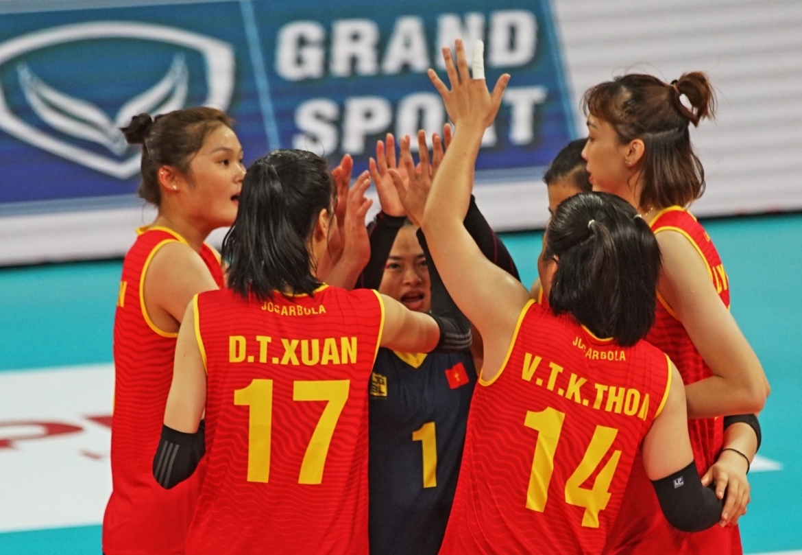 Tuyển bóng chuyền nữ Việt Nam chính thức giành vé vào tứ kết Cúp bóng chuyền châu Á 2022. (Ảnh: AVC)