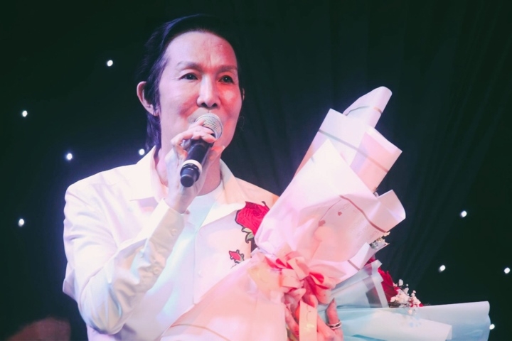 NSƯT Vũ Linh trong lần hiếm hoi trở lại sân khấu vào đầu năm 2022.