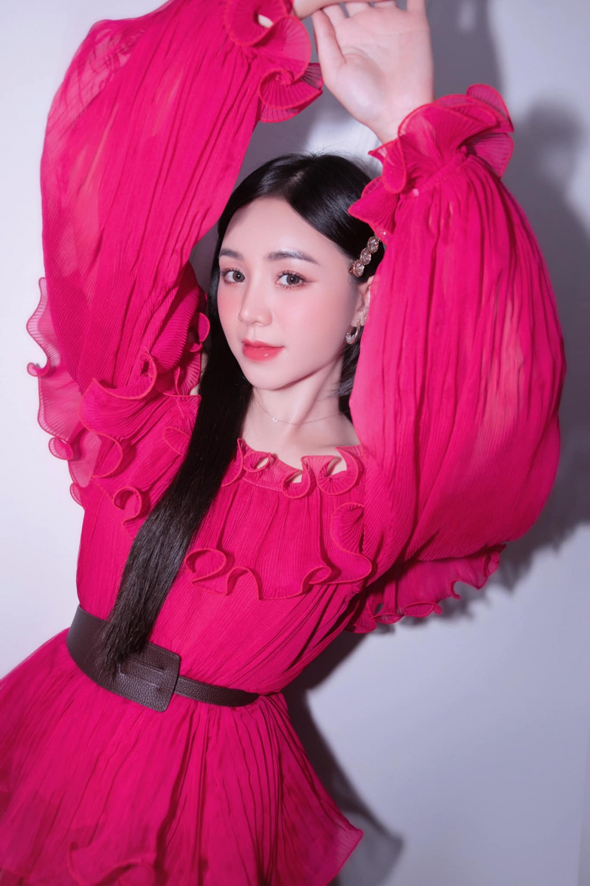 Từng nhận nhiều ý kiến trái chiều về diễn xuất, "bình hoa di động", song Quỳnh Kool khẳng định bản lĩnh bằng hàng loạt vai diễn nặng ký như trong "Đừng bắt em phải quên", "Hãy nói lời yêu", "Nhà trọ Balanha"...