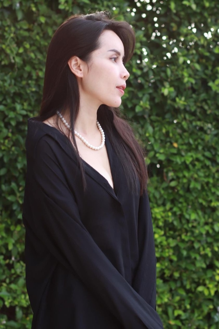 Mới đây, Lưu Hương Giang đã đăng tải loạt ảnh mới trên trang cá nhân. Có thể thấy, cô nàng đã gây sốt với nhan sắc cực kì trẻ trung, xinh đẹp. Đặc biệt, cô cũng chia sẻ thêm về cảm xúc của bản thân hiện tại: "Như mây bình thản, như nước thong dong". (VTC News)