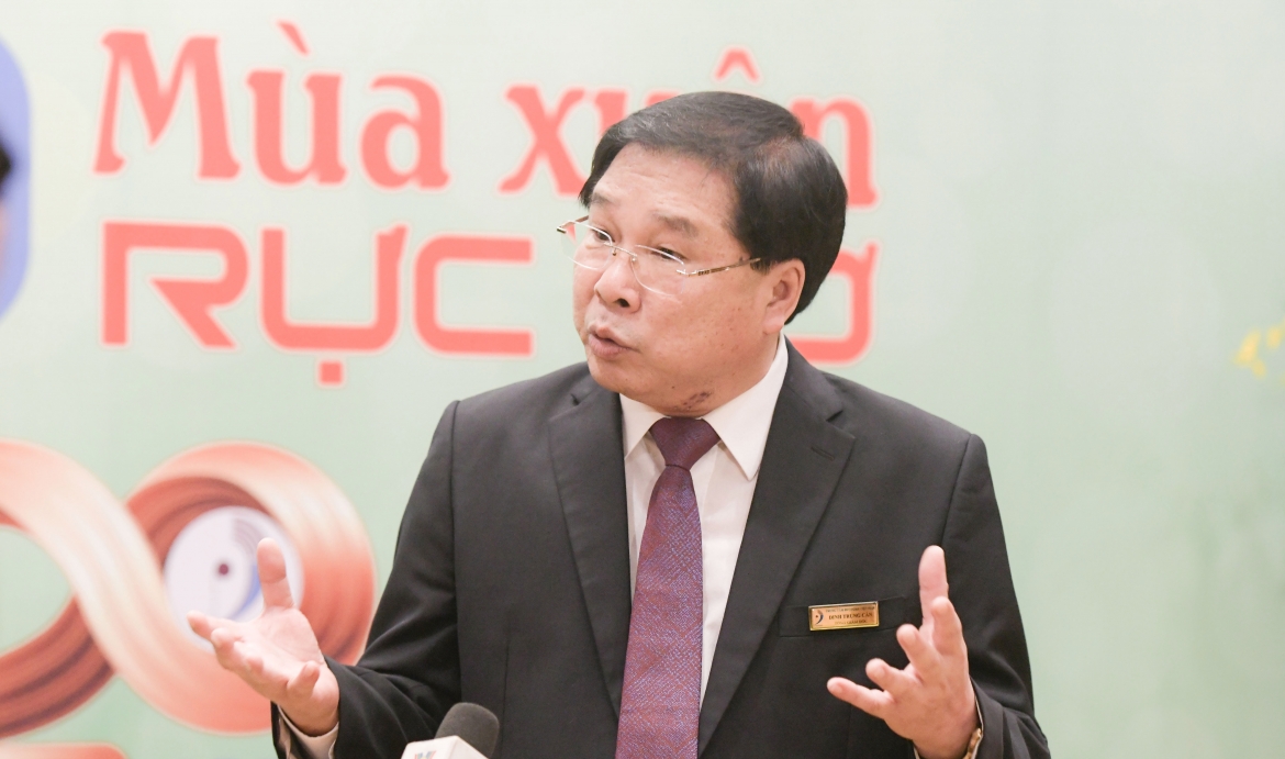 Nhạc sỹ Đinh Trung Cẩn, Tổng Giám đốc Trung tâm Bảo vệ quyền tác giả âm nhạc Việt Nam cho biết Lễ kỷ niệm 20 năm thành lập VCPMC sẽ diễn ra sáng 7/10 tại Học viện Âm nhạc Quốc gia Việt Nam. 
