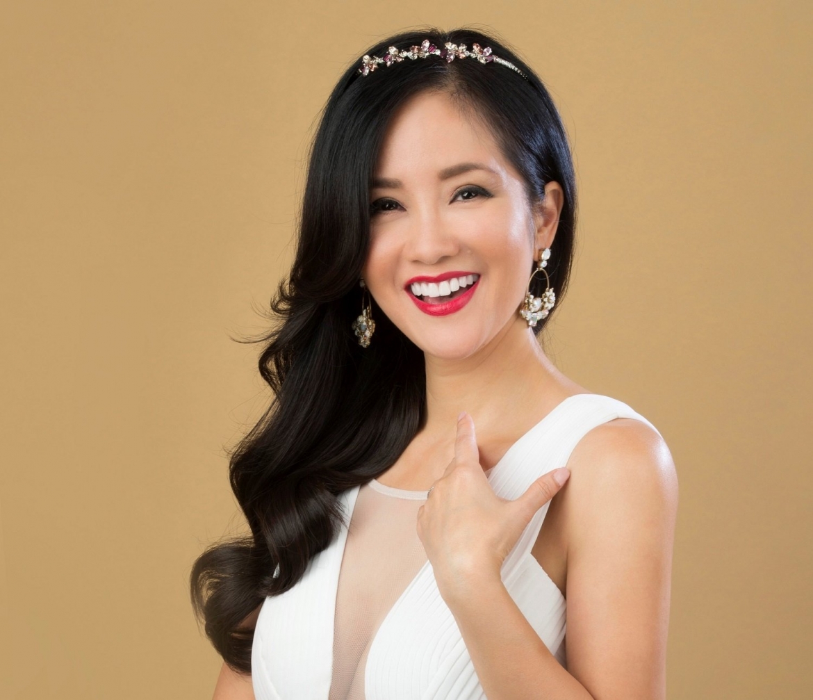 Ca sĩ Hồng Nhung.