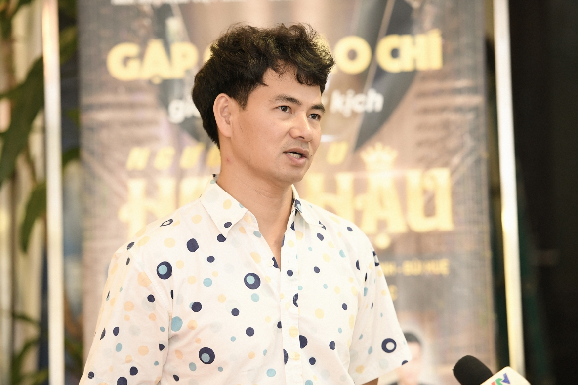 NSƯT Xuân Bắc Dù cho biết vở kịch "Người yêu... Hoa hậu" không nhắm vào hiện tượng xã hội nhưng nó vẫn phản ánh hơi thở cuộc sống.