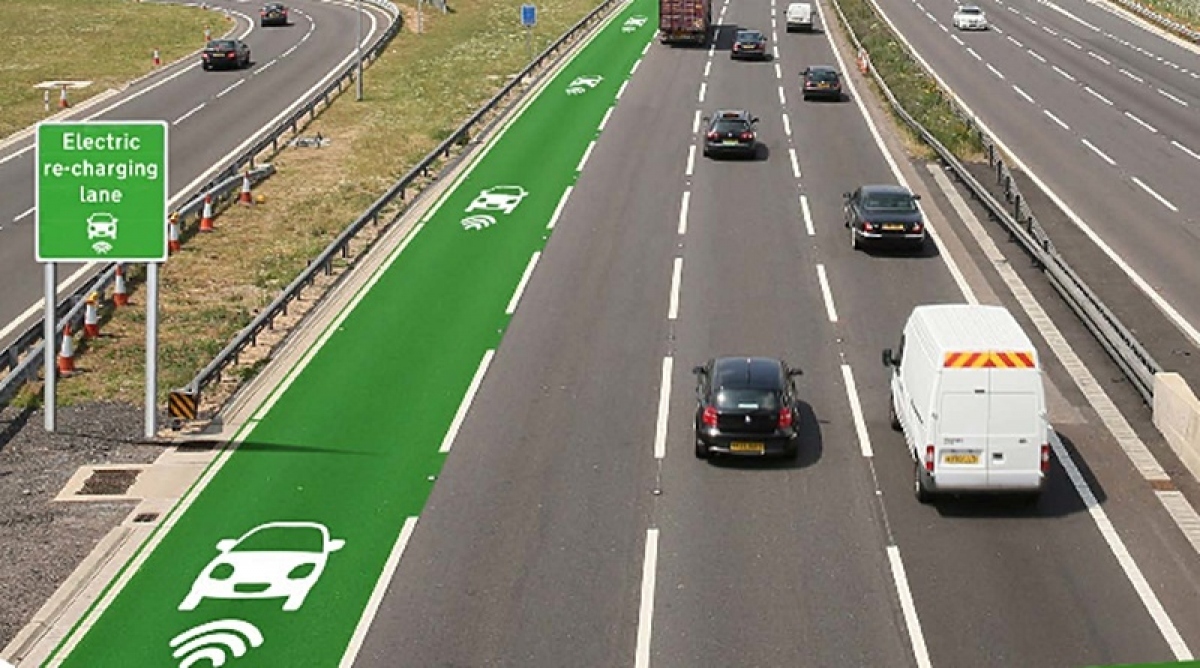 Hệ thống làn đường sạc cho xe điện được thử nghiệm và vận hành tại nhiều quốc gia. Ảnh: CBS.