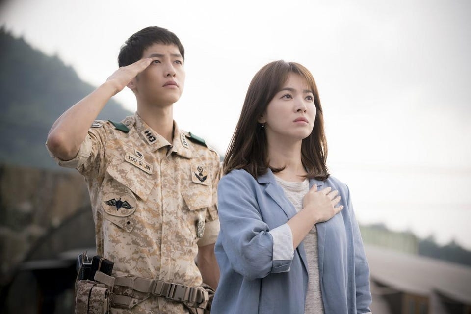 "Hậu duệ mặt trời" với sự góp mặt của Song Joong Ki và Song Hye Kyo.