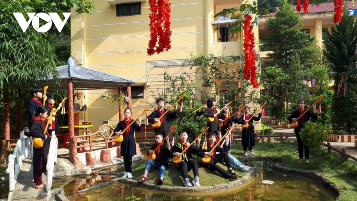 Đưa hát then vào trường học tại Lạng Sơn. Ảnh: Duy Thái