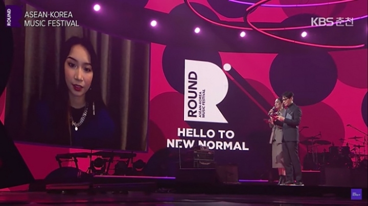 Mỹ Anh xuất hiện đầy ấn tượng trong chương trình ROUND Asean-Korea Music Festival được phát trên đài KBS (Hàn Quốc).