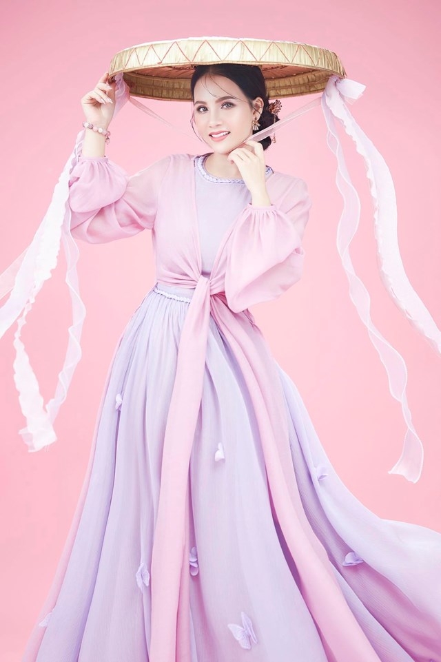 Ca sĩ Mai Thương.