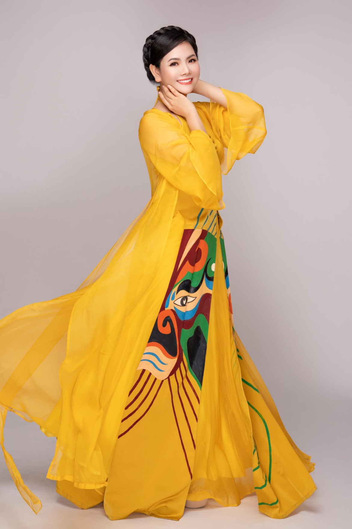 Quán quân Sao Mai 2011 Lương Nguyệt Anh.