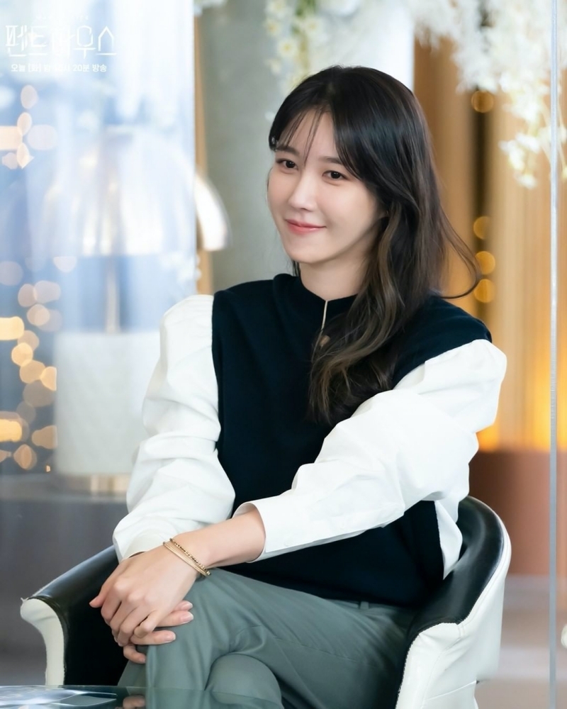 Dự án tiếp theo của Lee Ji Ah sẽ là bộ phim "Lady".
