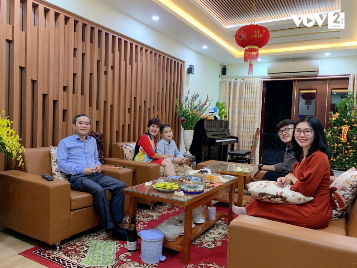 "Tổ ấm" của gia đình Bùi Quang Khánh với một cây đàn Piano đặt ở vị trí trang trọng trong phòng khách