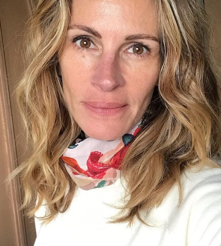 Julia Robert: Ngôi sao của "Pretty Woman" thừa nhận cô muốn sống một lối sống hippie, giống như Erin Brockovich, nhân vật cô đóng năm 2000. Cô muốn một cuộc sống bình lặng: “Tôi chỉ quan tâm đến hiện tại, không lên kế hoạch trước hay dự định đóng phim gì, và tôi không có bất kỳ kế hoạch nào sắp tới các công việc diễn xuất. Tôi thích ở nhà, tôi thích làm mẹ”.