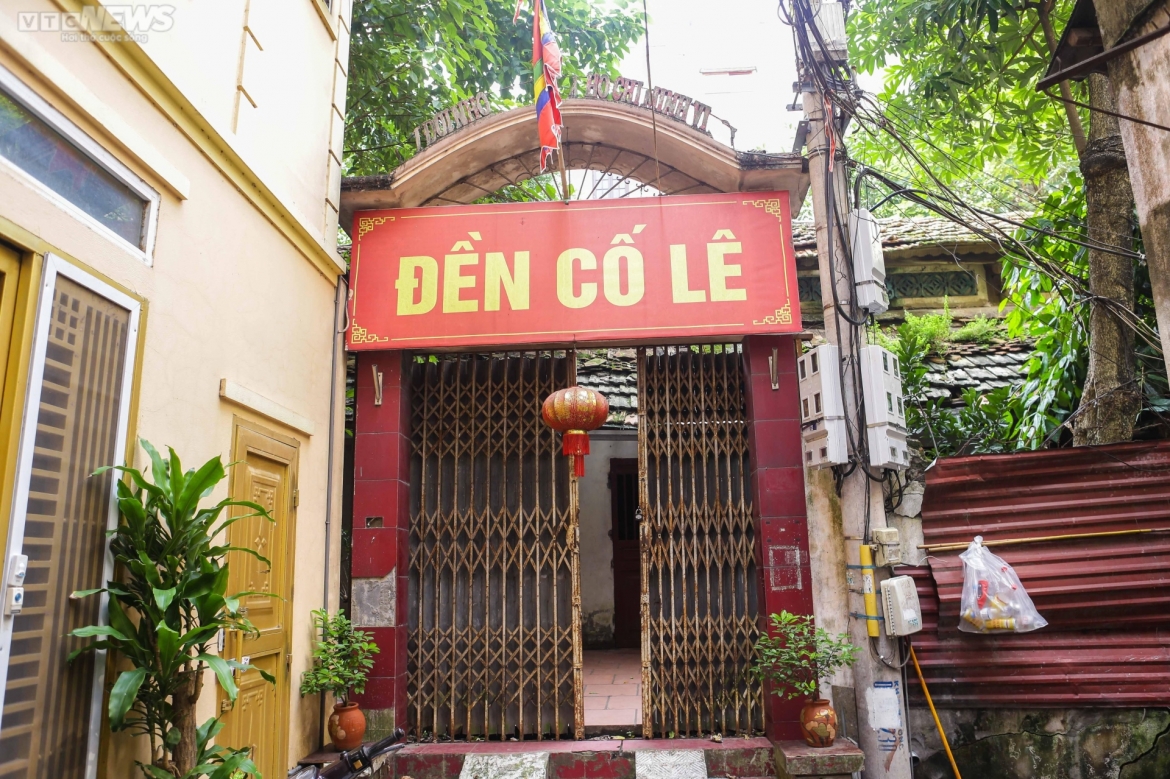 Nằm sâu trong ngõ 124, đường Thụy Khuê, quận Tây Hồ, là ngôi đền Cố Lê có niên đại 162 năm đã được xếp hạng di tích lịch sử cấp thành phố. Đây là nơi sinh hoạt tín ngưỡng của nhân dân địa phương từ lâu nay.