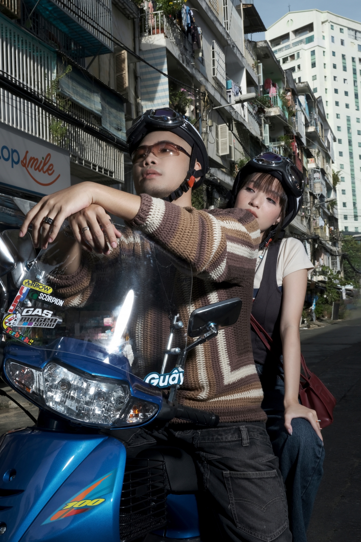 Phúc Du rap về sự khủng hoảng của người trẻ khi lựa chọn giữa tình yêu và sự nghiệp.