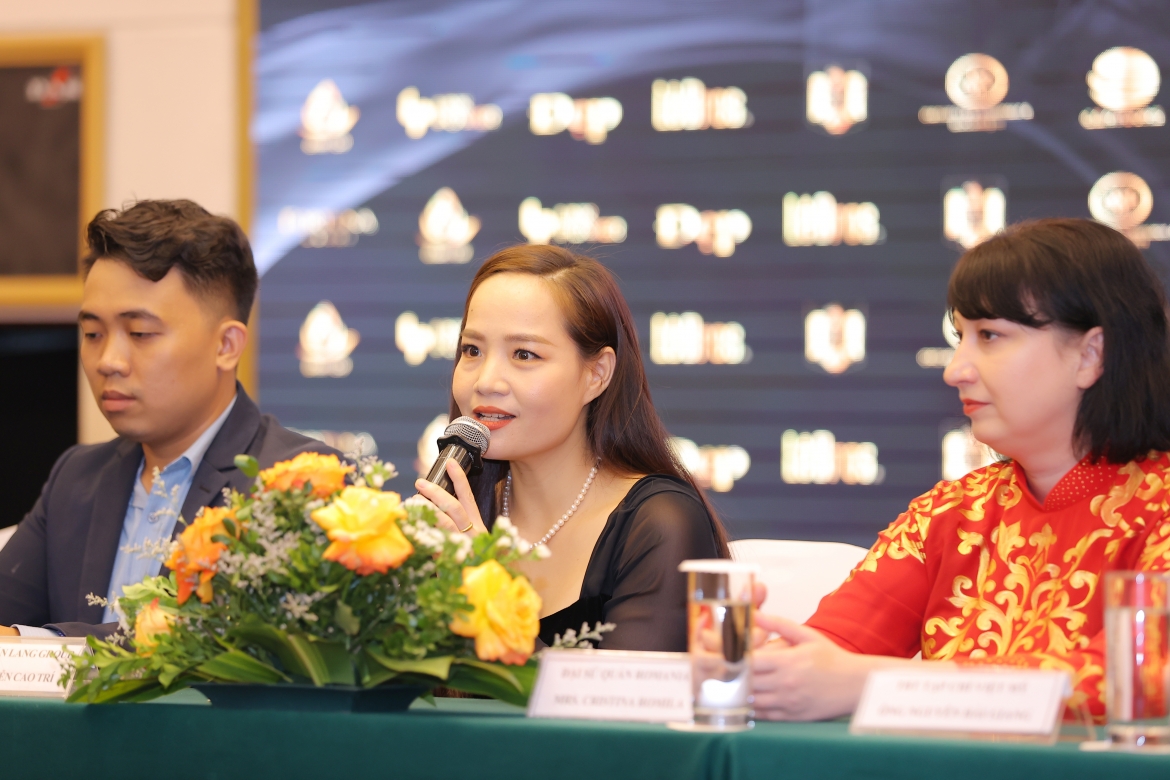 Với khát vọng đưa âm nhạc cổ điển đến gần hơn với công chúng Việt Nam, Tiến sĩ cello Đinh Hoài Xuân quyết tâm thực hiện hoà nhạc "Cello Fundamento Concert 6 - Oceana".