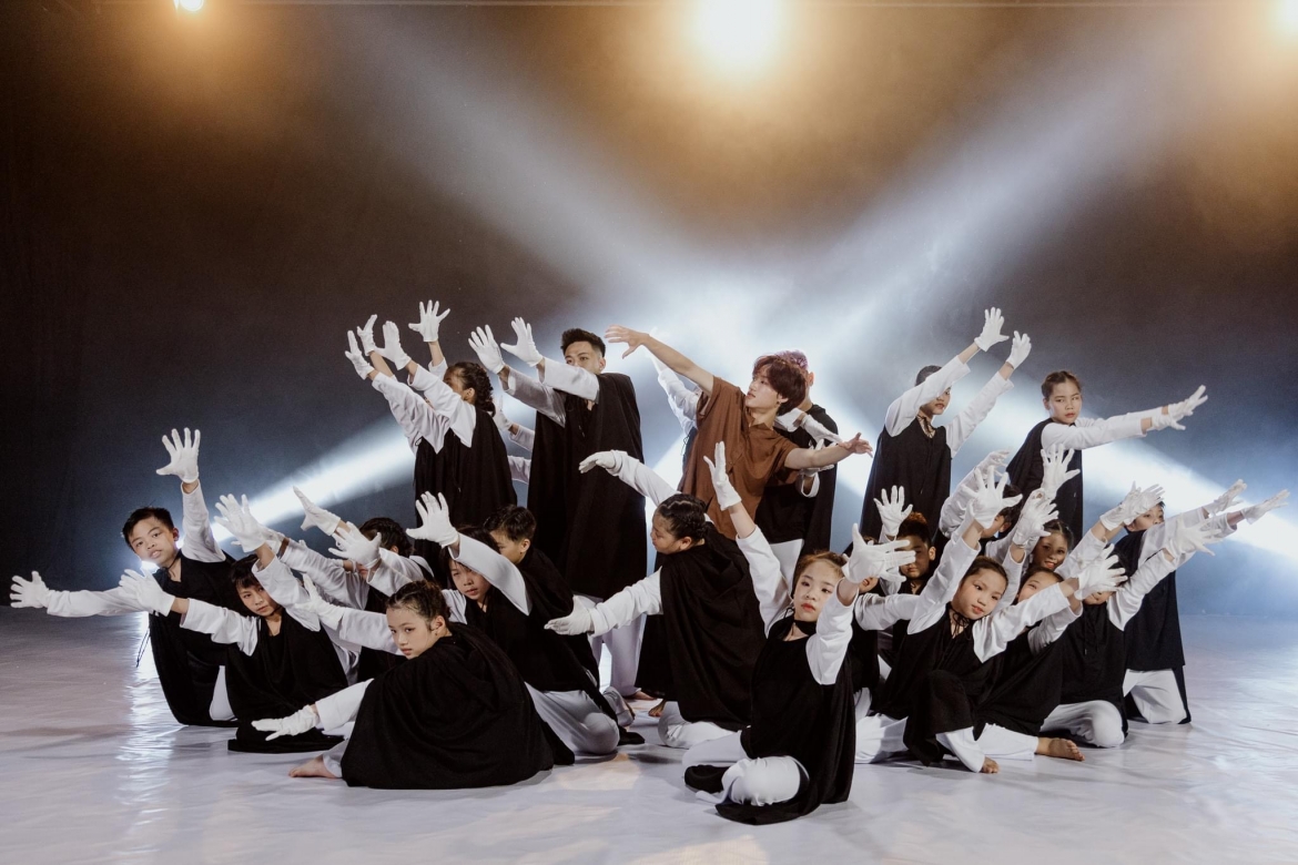 Đại vũ kịch kết hợp 10 loại hình nhảy múa như dancesport, streetdance, múa đương đại…