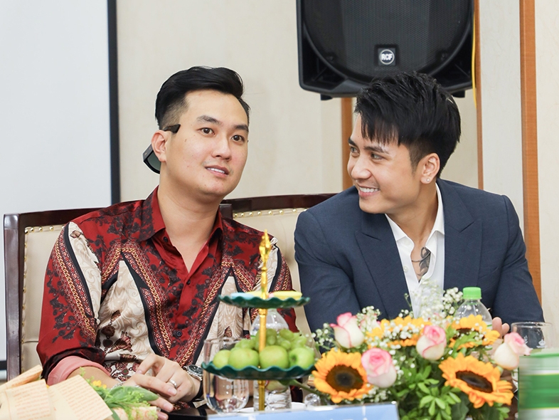 Mạnh Quân (phải) và Anh Tuấn