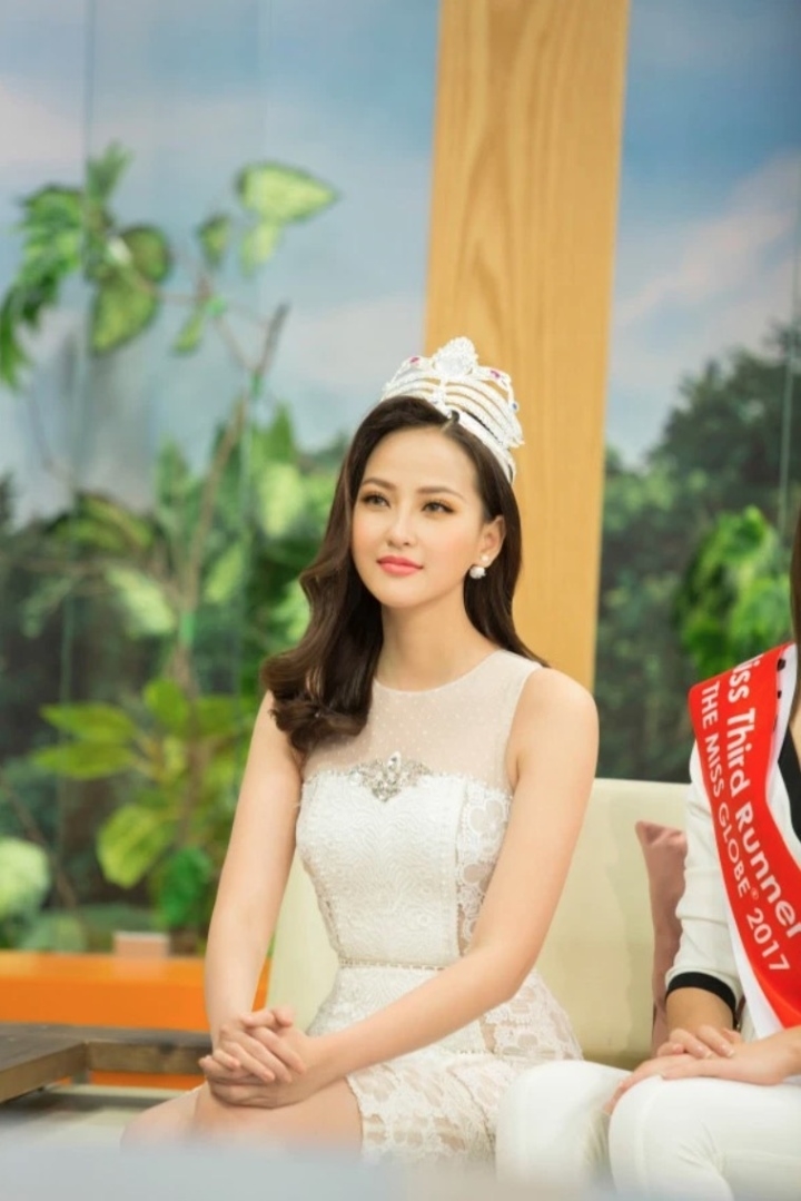 Người đẹp chọn cách tận hưởng cuộc sống bên cạnh bạn trai và gia đình.