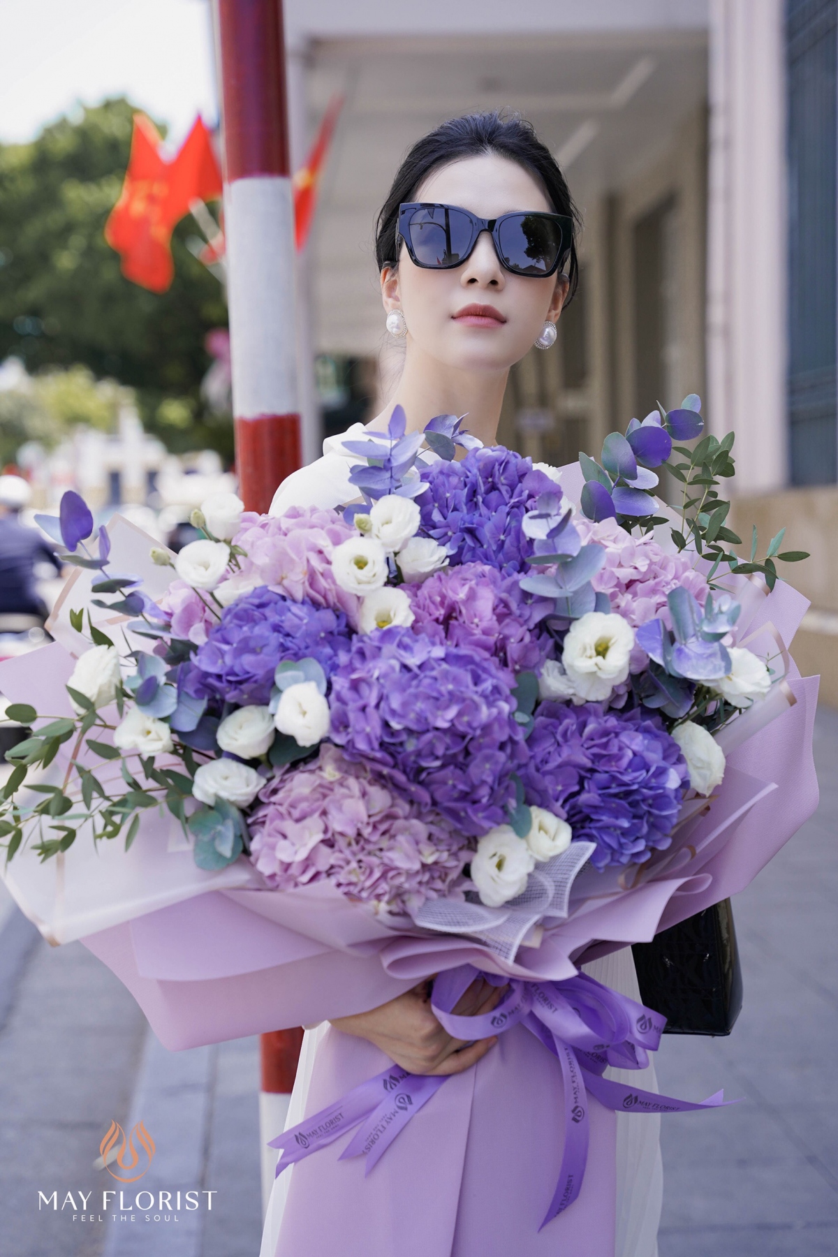 Hoa tươi có khả năng truyền đạt cảm xúc rất hiệu quả nên luôn là sự lựa chọn hàng đầu cho sự gắn kết yêu thương, tạo sự thân tình.