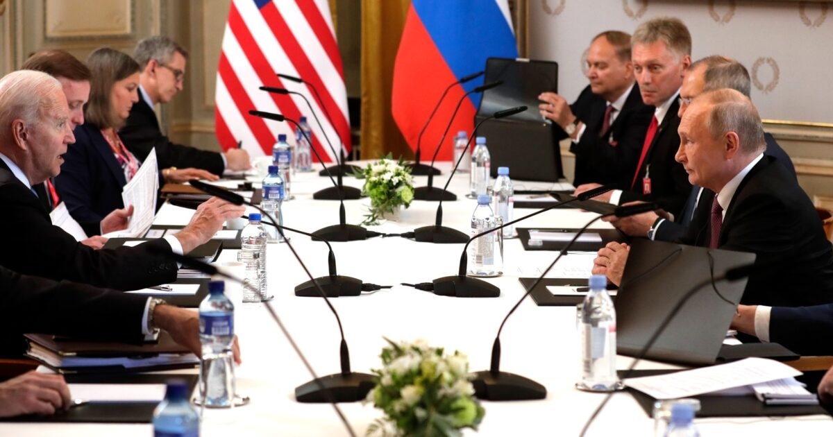 Tổng thống Mỹ Joe Biden và Tổng thống Nga Vladimir Putin tại Hội nghị Thượng đỉnh ở Geneva, Thụy Sĩ năm 2021. Ảnh: Tass