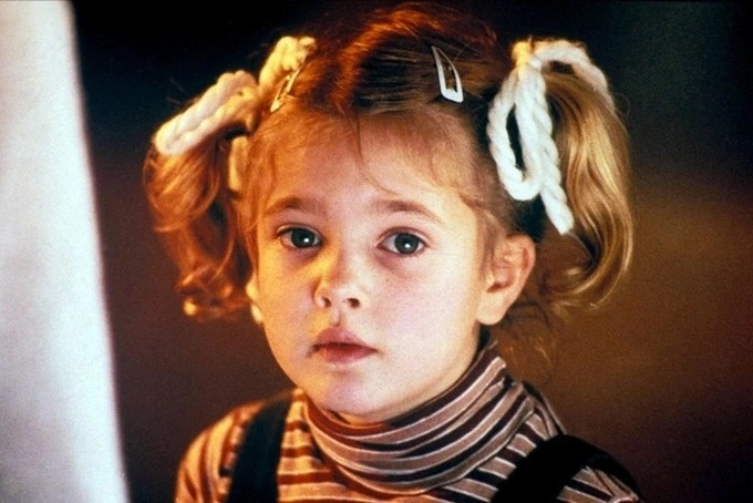 Drew Barrymore trong "E.T. the Extra-Terrestrial" (E.T.- Sinh vật ngoài hành tinh - 1982) (Ảnh: Page Six).