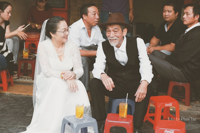 Bộ ảnh cưới của nghệ sĩ Mai Ngọc Căn và vợ từng gây sốt trên mạng xã hội năm 2016