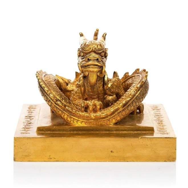 Ấn vàng “Hoàng đế chi bảo”