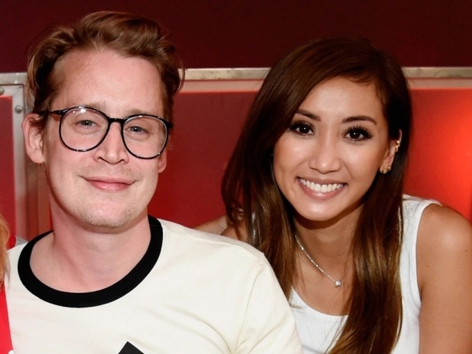 Chỉ khi bước vào mối quan hệ với nữ diễn viên Brenda Song, Macaulay Culkin mới bắt đầu trở nên ổn định hơn trong cuộc sống (Ảnh: Page Six).