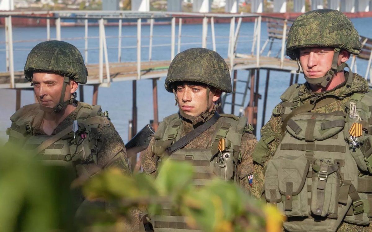 Các quân nhân Nga ở Kherson. Ảnh: Sputnik.