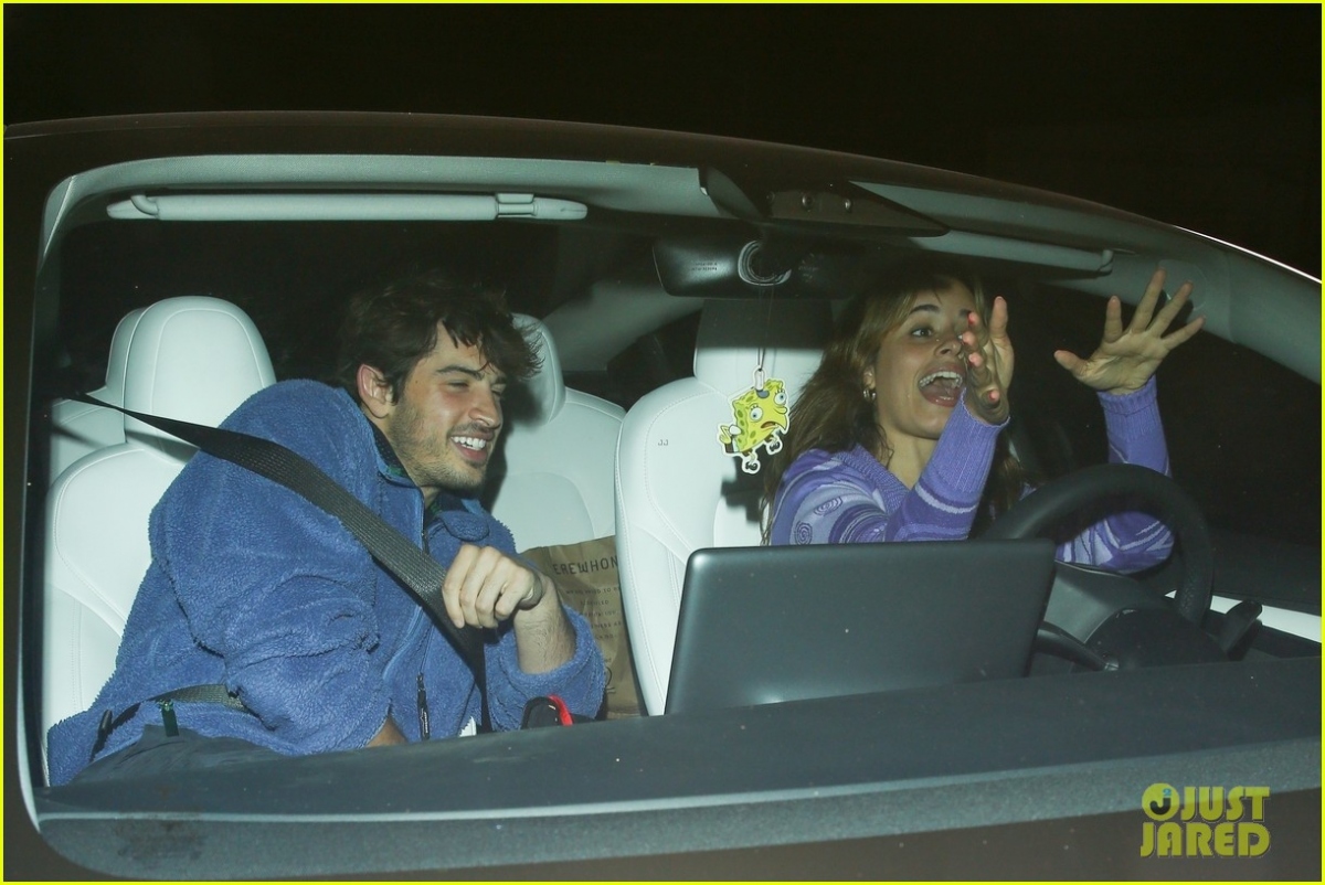 Bạn trai mới của Camilla Cabello là người sáng lập ứng dụng hẹn hò Lox Club.