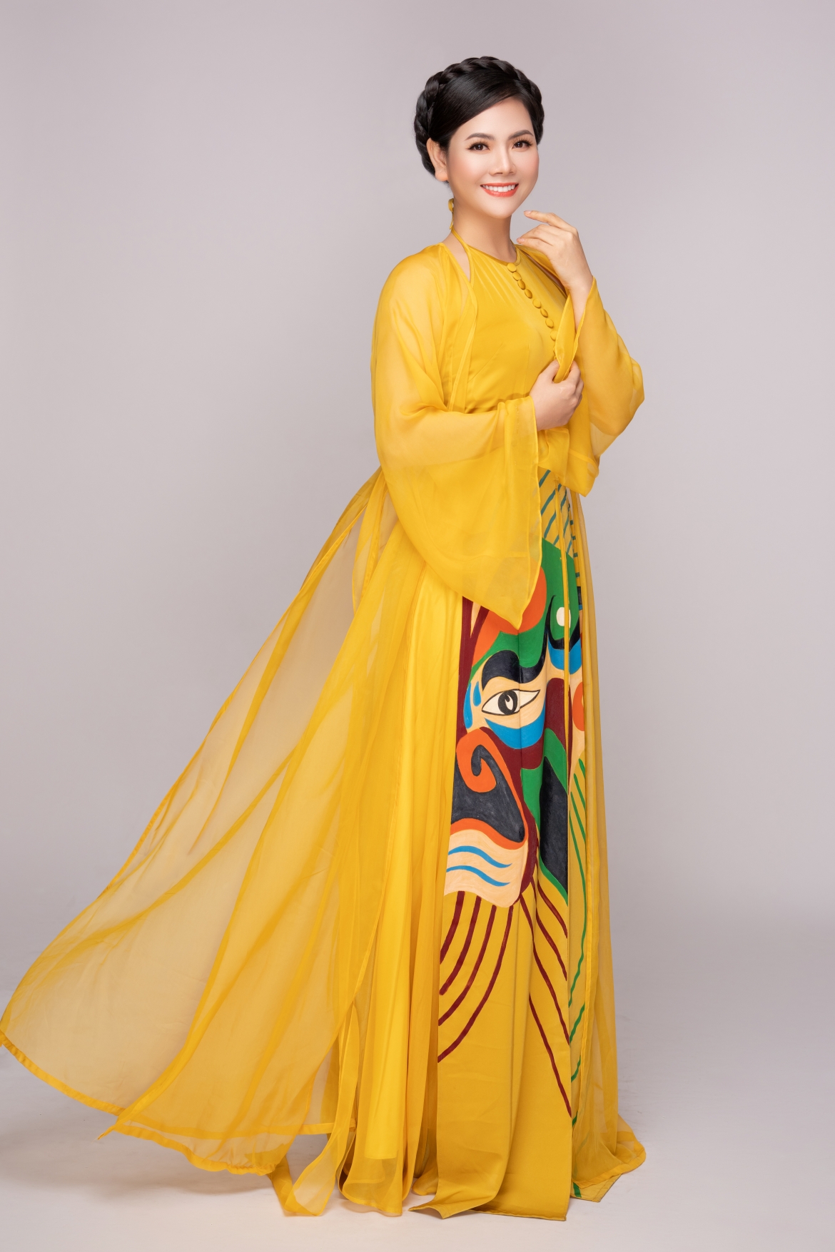 Quán quân Sao Mai 2011 Lương Nguyệt Anh.