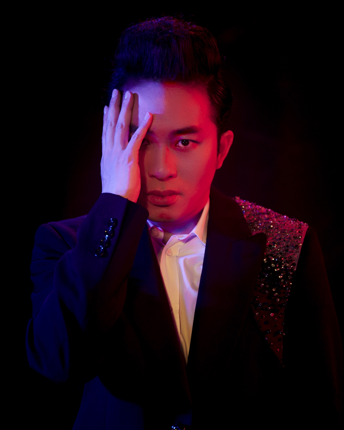 Tùng Dương là những giọng ca "khủng" ra MV "Hạnh phúc máu"