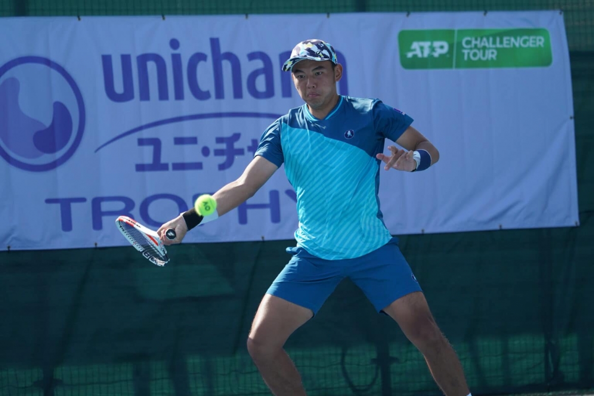 Lý Hoàng Nam tranh tài ở giải Challenger thứ 3 liên tiếp tại Nhật Bản. (Ảnh: Ehime Tennis). 