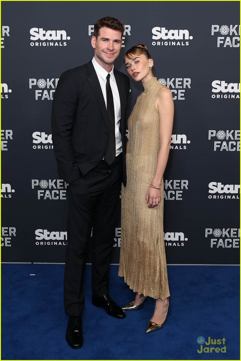 Liam Hemsworth và bạn gái Gabriella Brooks xuất hiện trên thảm đỏ trong buổi ra mắt bộ phim mới "Poker Face" diễn ra ở Sydney, Australia hôm 15/11.