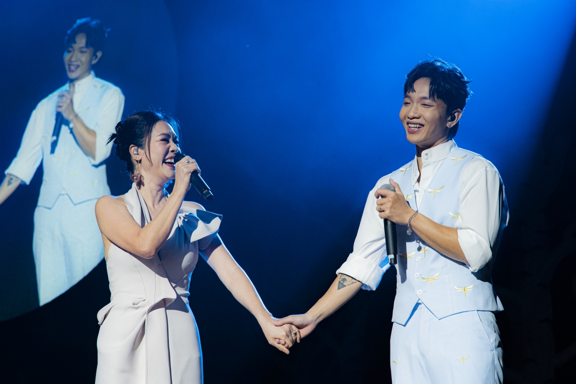 Thu Phương bật khóc vì xúc động trong concert của học trò.
