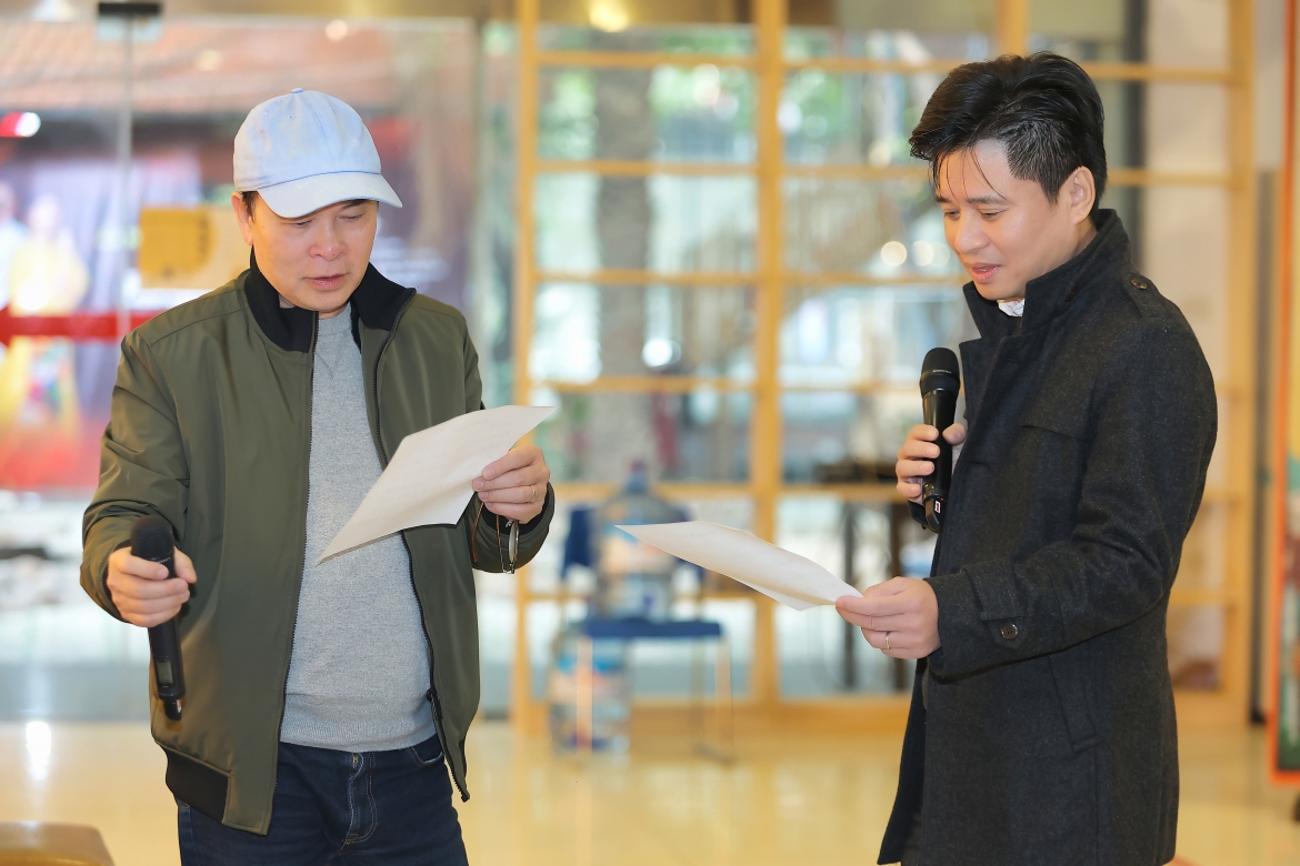 NSƯT Tấn Minh luyện tập cho show diễn.