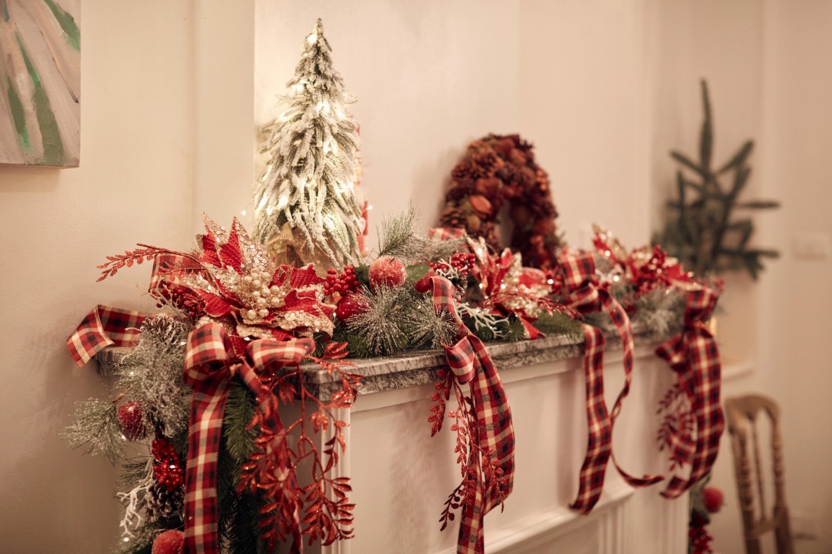 Màu đỏ là màu không thể thiếu trong dịp lễ Giáng sinh. 