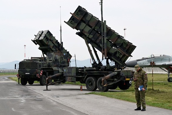 Hệ thống phòng thủ tên lửa Patriot tại Sân bay Sliac, ở Sliac, Slovakia, ngày 6/5/2022 - Ảnh: REUTERS