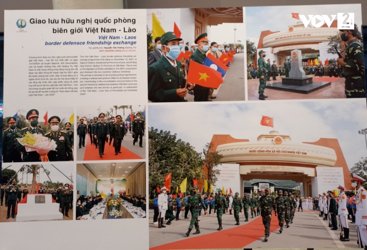 Tác phẩm "Giao lưu hữu nghị quốc phòng biên giới Việt Nam- Lào" của tác giả Nguyễn Văn Hoàng (Quảng Trị) - Giải Vàng